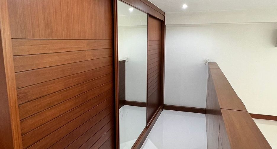 For sale 5 bedrooms villa in Thalang, Phuket