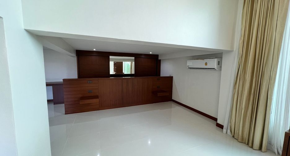 For sale 5 bedrooms villa in Thalang, Phuket