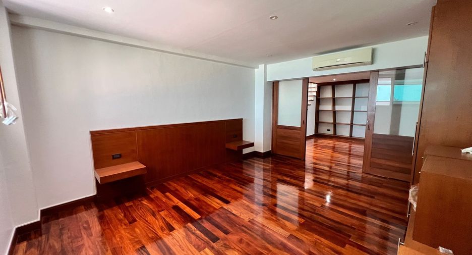 For sale 5 bedrooms villa in Thalang, Phuket