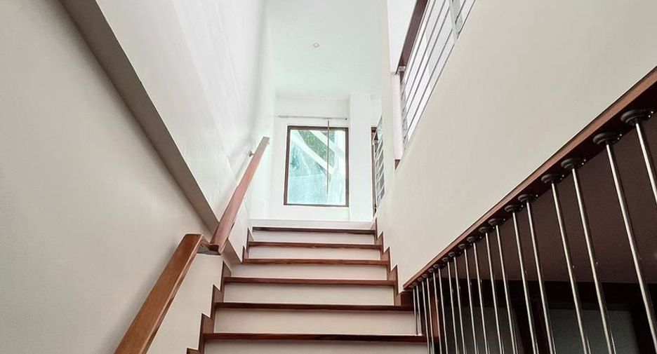 For sale 5 bedrooms villa in Thalang, Phuket