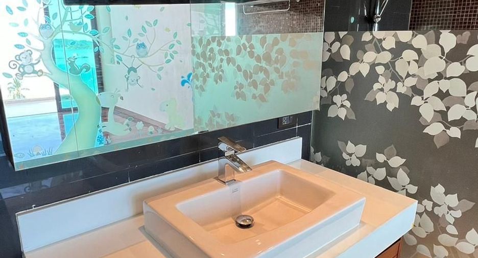 For sale 5 bedrooms villa in Thalang, Phuket