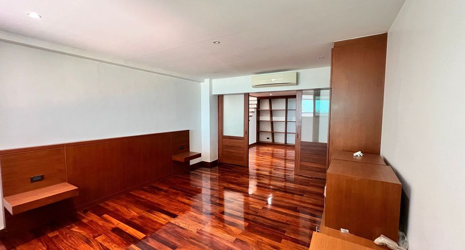 For sale 5 bedrooms villa in Thalang, Phuket