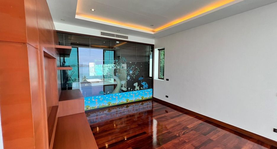 For sale 5 bedrooms villa in Thalang, Phuket