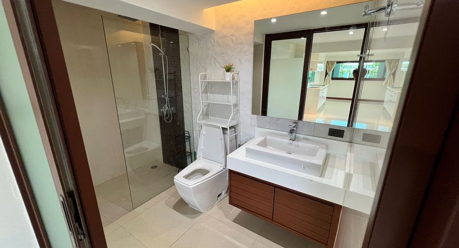 For sale 5 bedrooms villa in Thalang, Phuket