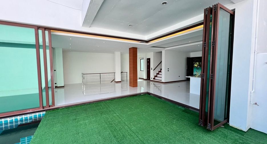 For sale 5 bedrooms villa in Thalang, Phuket