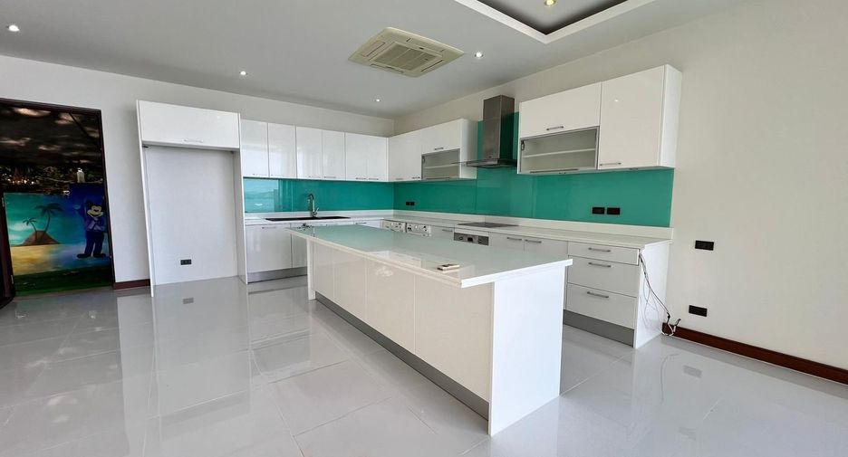 For sale 5 bedrooms villa in Thalang, Phuket