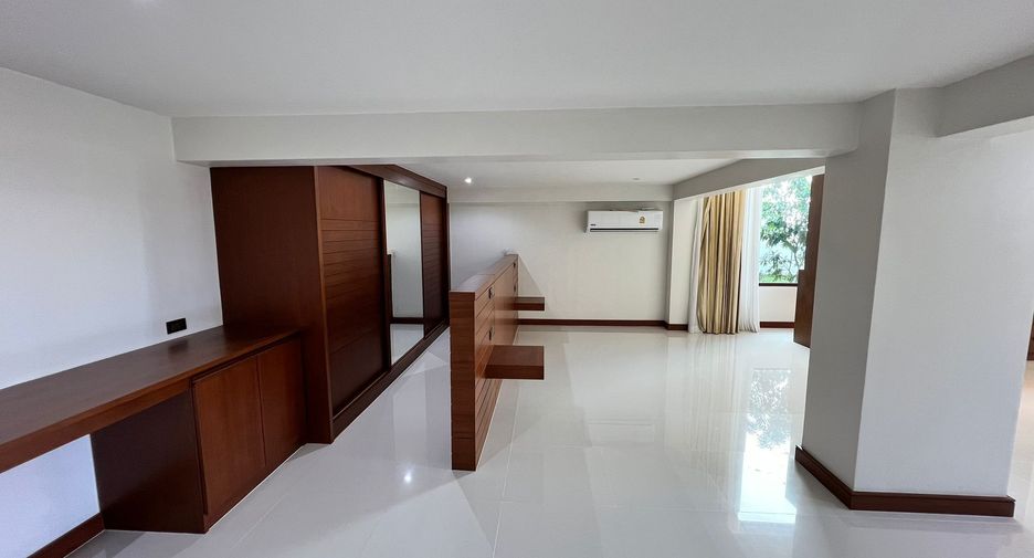 For sale 5 bedrooms villa in Thalang, Phuket