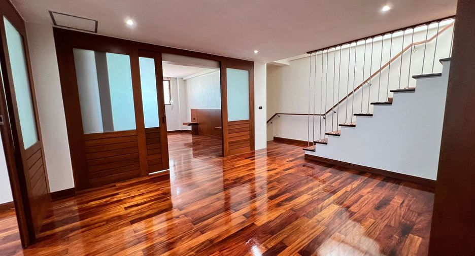 For sale 5 bedrooms villa in Thalang, Phuket