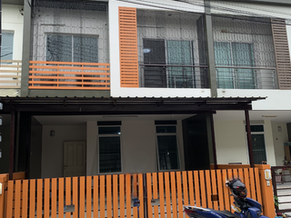 For Rent 3 Bedroom Townhouse In Khlong Sam Wa, Bangkok