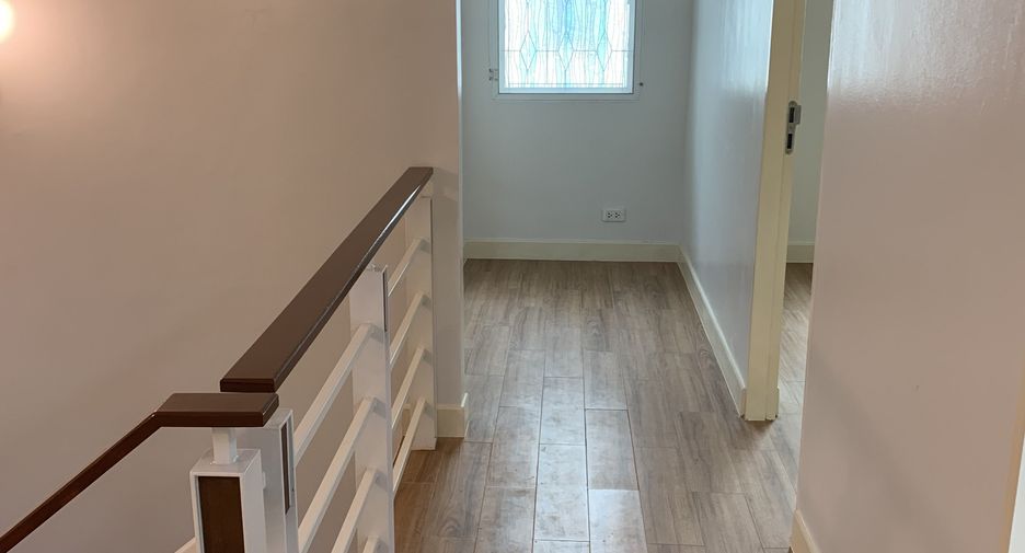 For sale and for rent 3 bedrooms townhouse in Khlong Sam Wa, Bangkok