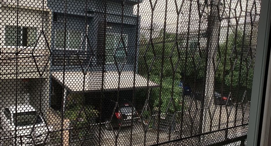For sale and for rent 3 bedrooms townhouse in Khlong Sam Wa, Bangkok