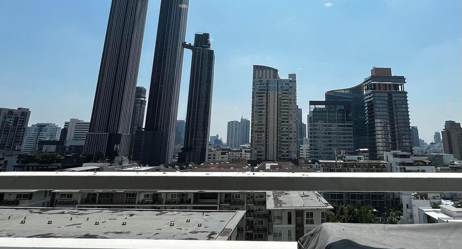 For rent 2 bedrooms condo in Watthana, Bangkok
