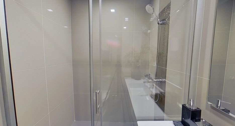 For sale 2 bedrooms condo in Huai Khwang, Bangkok