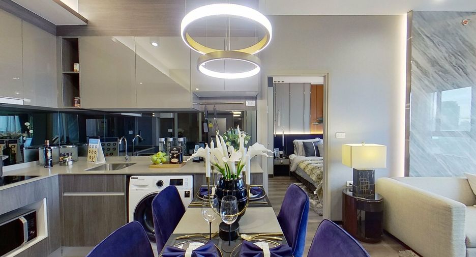 For sale 2 bedrooms condo in Huai Khwang, Bangkok