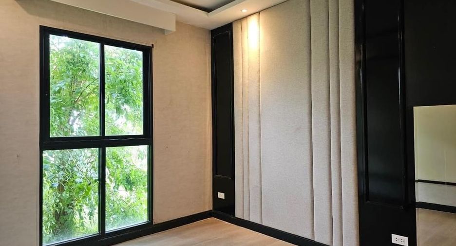 For rent 2 bedrooms office in Mueang Samut Prakan, Samut Prakan