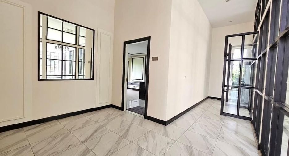 For rent 2 bedrooms office in Mueang Samut Prakan, Samut Prakan