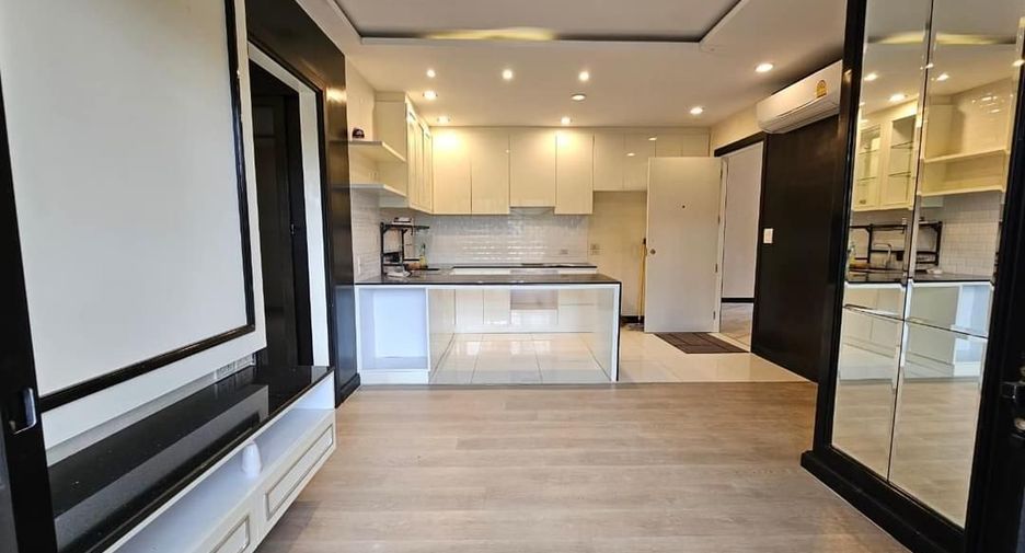 For rent 2 bedrooms office in Mueang Samut Prakan, Samut Prakan