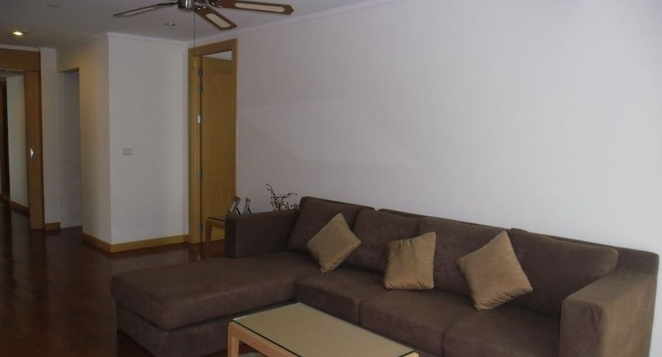 For rent 3 bedrooms apartment in Khlong Toei, Bangkok