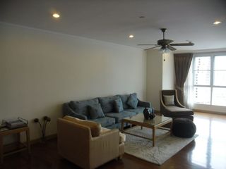 À louer 3 chambres appartement à Khlong Toei, Bangkok