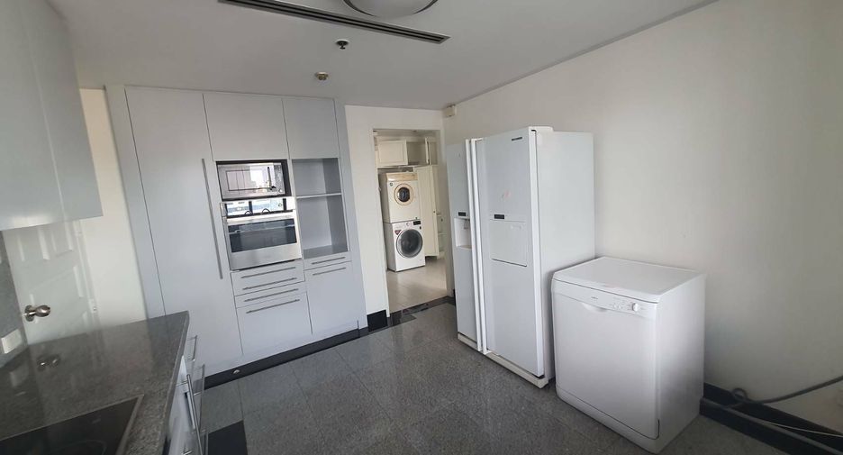 Wohnung zur Miete mit 3 Zimmer in Khlong Toei, Bangkok