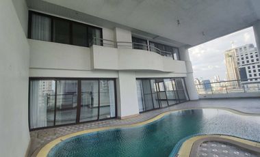 À louer 3 chambres condo à Khlong Toei, Bangkok