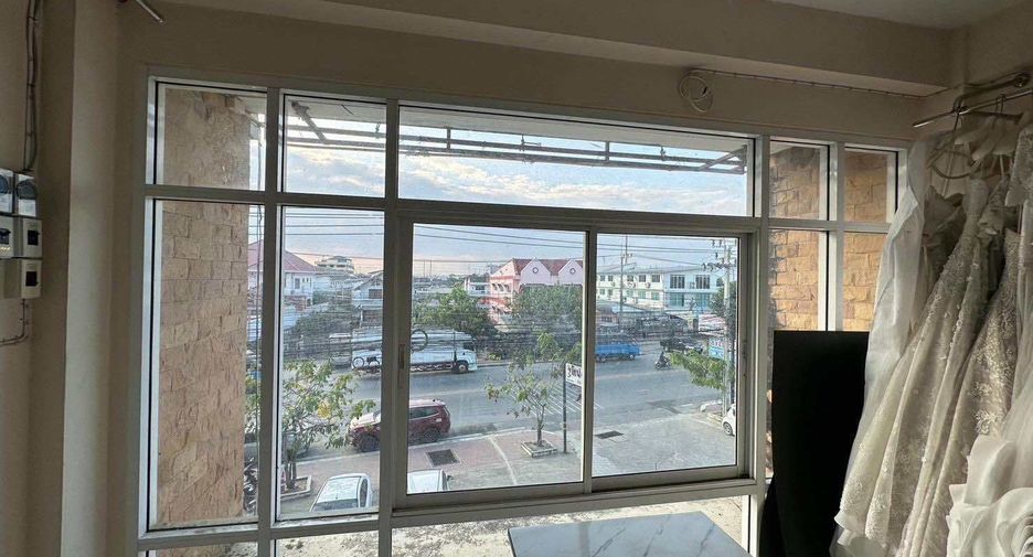 For sale 4 bedrooms retail Space in Bang Bo, Samut Prakan