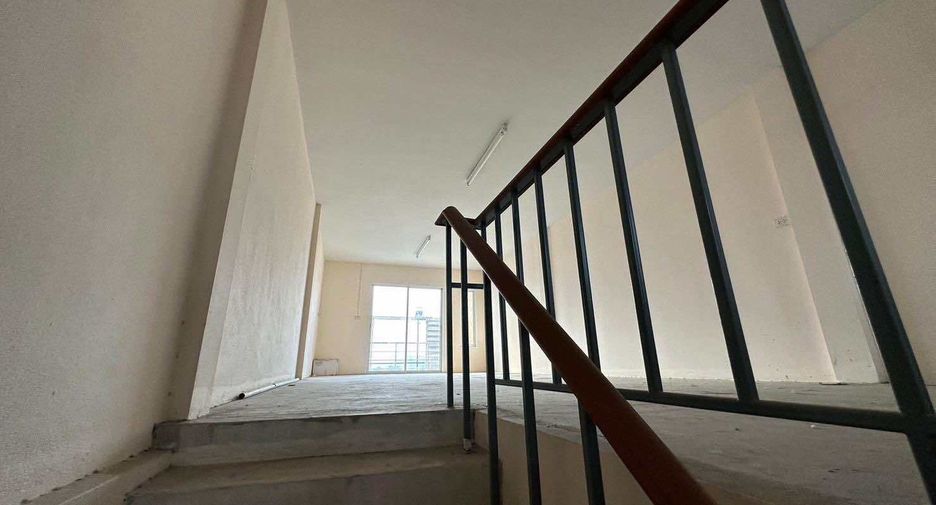 For sale 4 bedrooms retail Space in Bang Bo, Samut Prakan