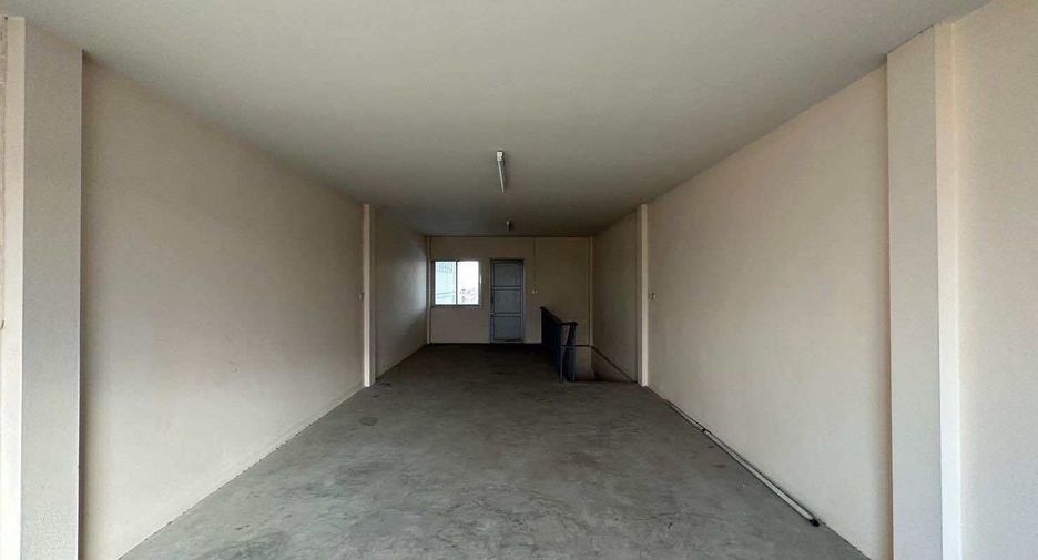 For sale 4 bedrooms retail Space in Bang Bo, Samut Prakan