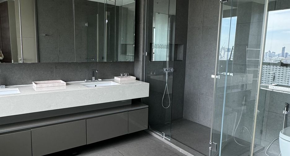 For rent 3 ベッドルーム condo in Sathon, Bangkok