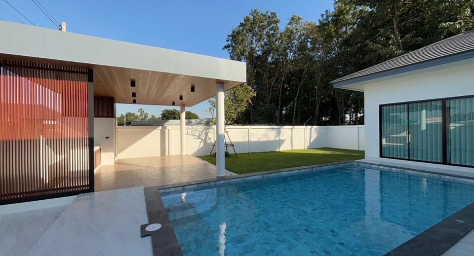 For sale and for rent 3 bedrooms villa in Bang Lamung, Chonburi