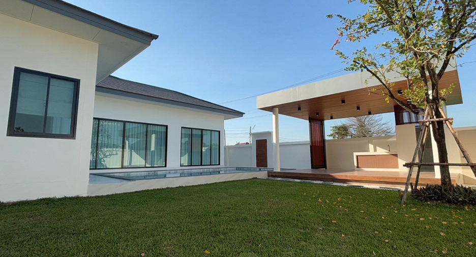 For sale and for rent 3 bedrooms villa in Bang Lamung, Chonburi