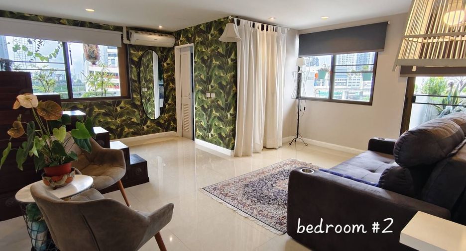 For sale 3 bedrooms condo in Watthana, Bangkok