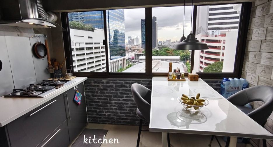 For sale 3 bedrooms condo in Watthana, Bangkok