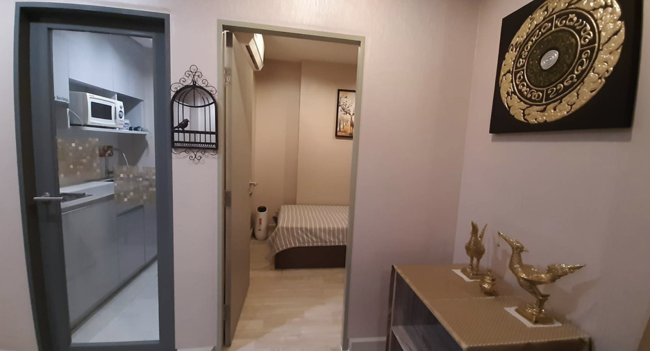 For rent 2 bedrooms condo in Phra Khanong, Bangkok