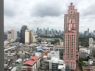 À louer studio condo à Khlong Toei, Bangkok