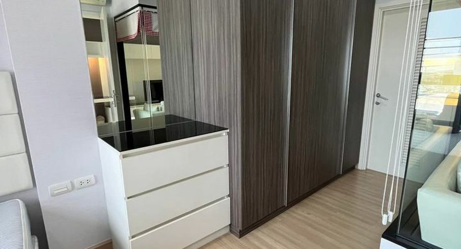 For rent 1 bed condo in Khlong San, Bangkok