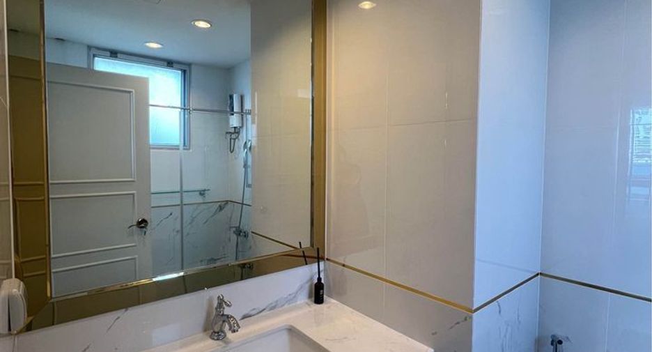For rent 2 bedrooms condo in Ratchathewi, Bangkok