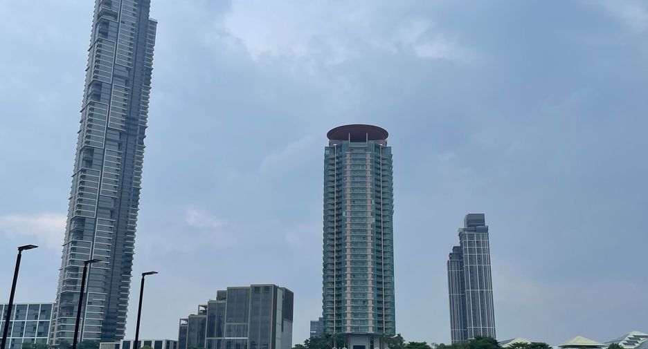 For sale 2 bedrooms condo in Khlong San, Bangkok
