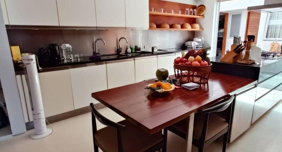 For rent 5 bedrooms villa in Thalang, Phuket