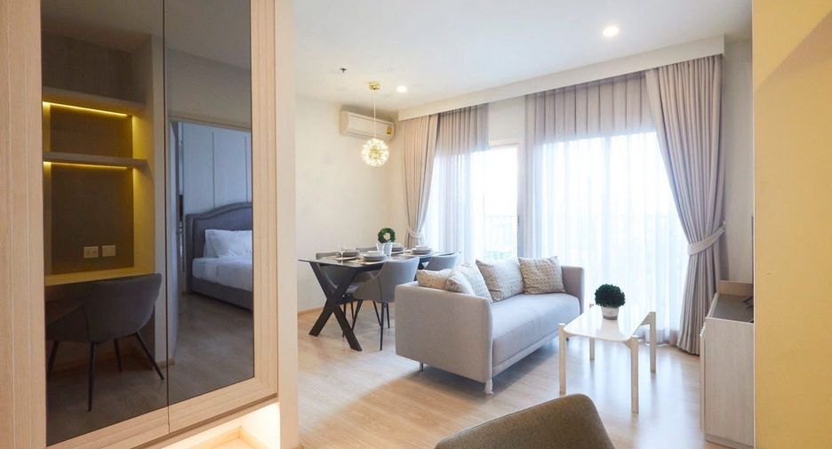 For rent 2 bedrooms condo in Huai Khwang, Bangkok