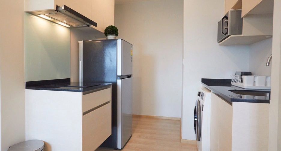 For rent 2 bedrooms condo in Huai Khwang, Bangkok