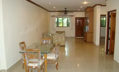 À louer 2 chambres condo à Watthana, Bangkok