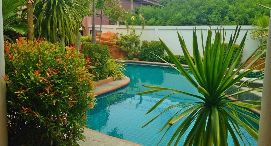 Villa en venta de 4 habitaciones en Bang Lamung, Chonburi