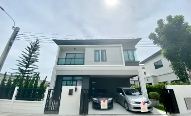 Casa en venta y en alquiler de 4 habitaciones en Khlong Sam Wa, Bangkok
