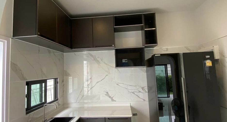 For sale and for rent 4 bedrooms house in Khlong Sam Wa, Bangkok