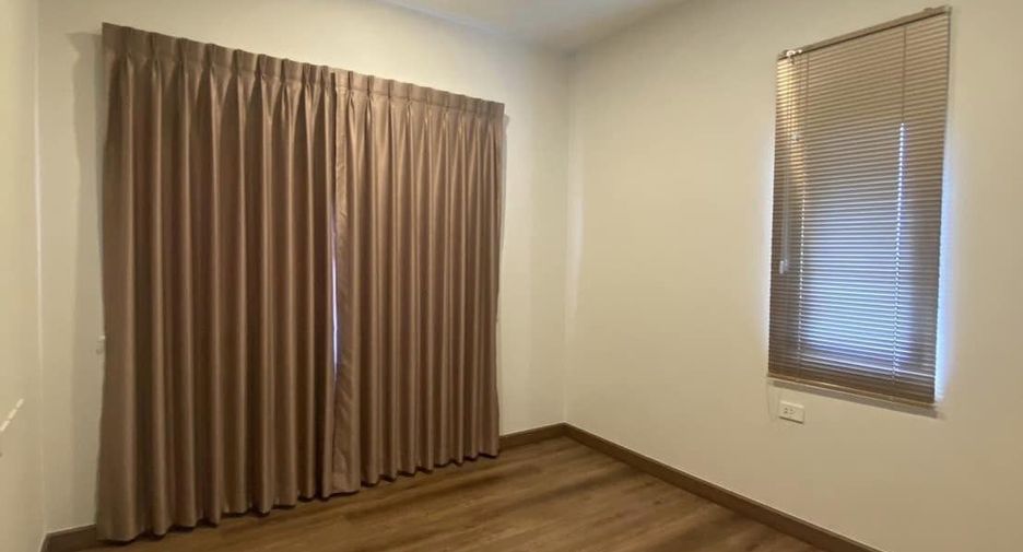 For sale and for rent 4 bedrooms house in Khlong Sam Wa, Bangkok