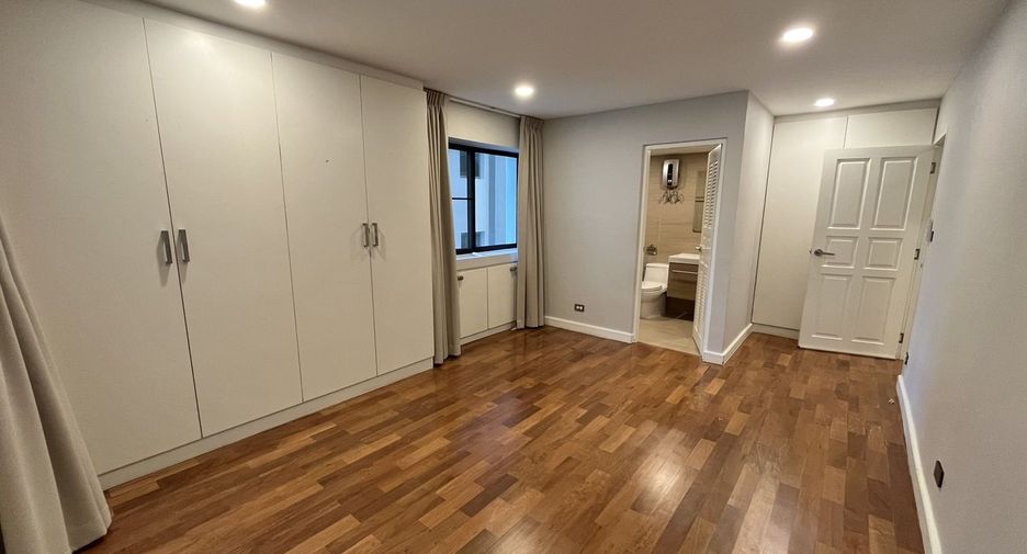 For sale 2 bedrooms condo in Watthana, Bangkok