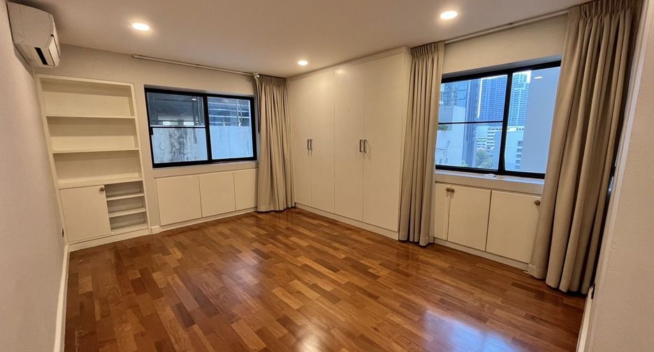 For sale 2 bedrooms condo in Watthana, Bangkok