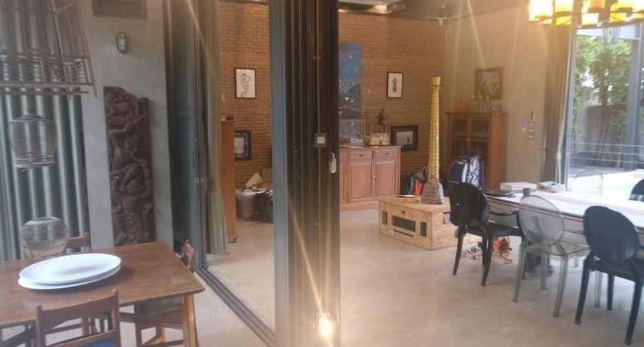 Villa en venta y en alquiler de 7 habitaciones en Watthana, Bangkok