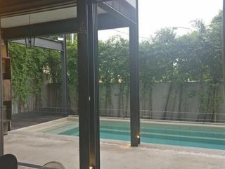 Villa en venta y en alquiler de 7 habitaciones en Watthana, Bangkok